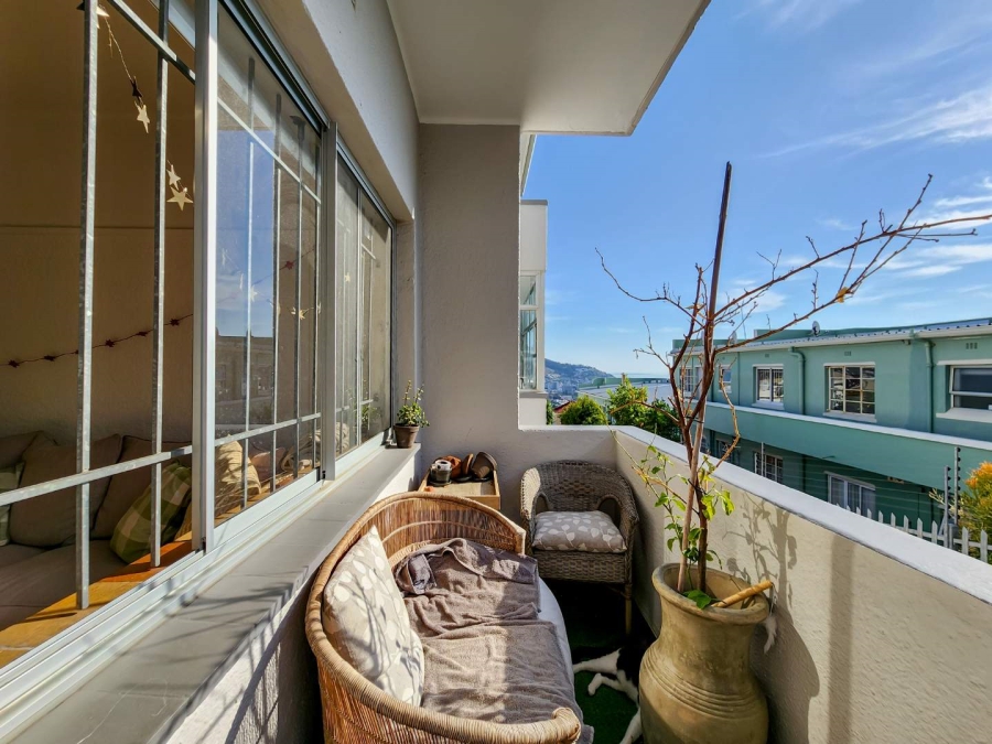 To Let 1 Bedroom Property for Rent in Vredehoek Western Cape